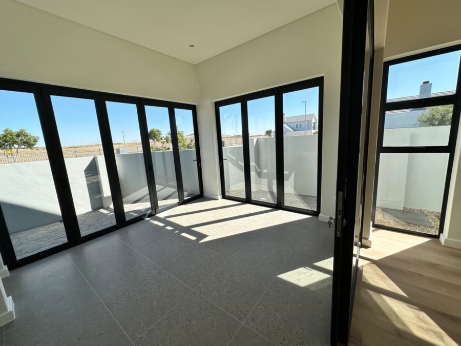 2 Bedroom Property for Sale in Graanendal Western Cape